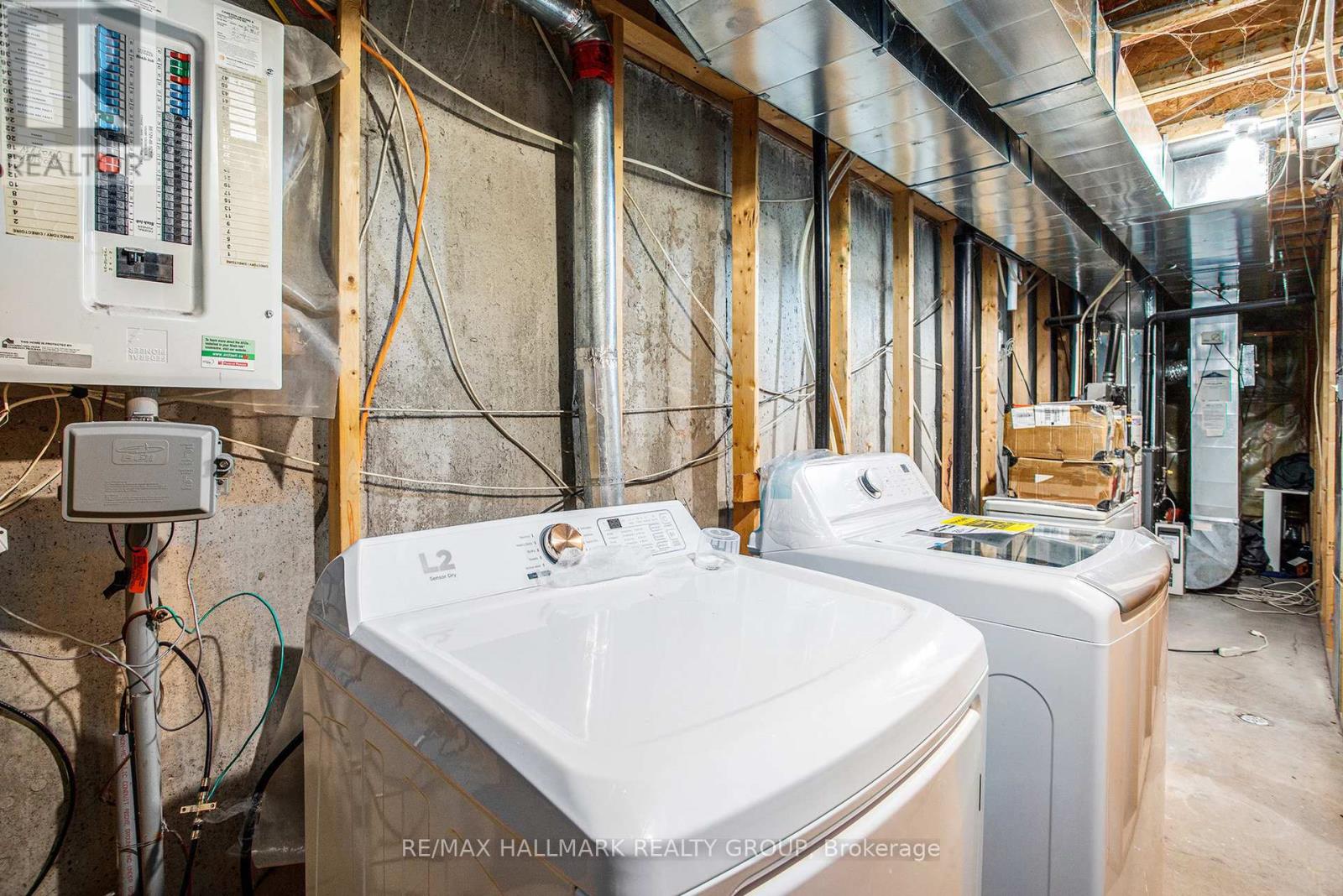 Photo 26 of 119 Topham Terrace, Ottawa ON