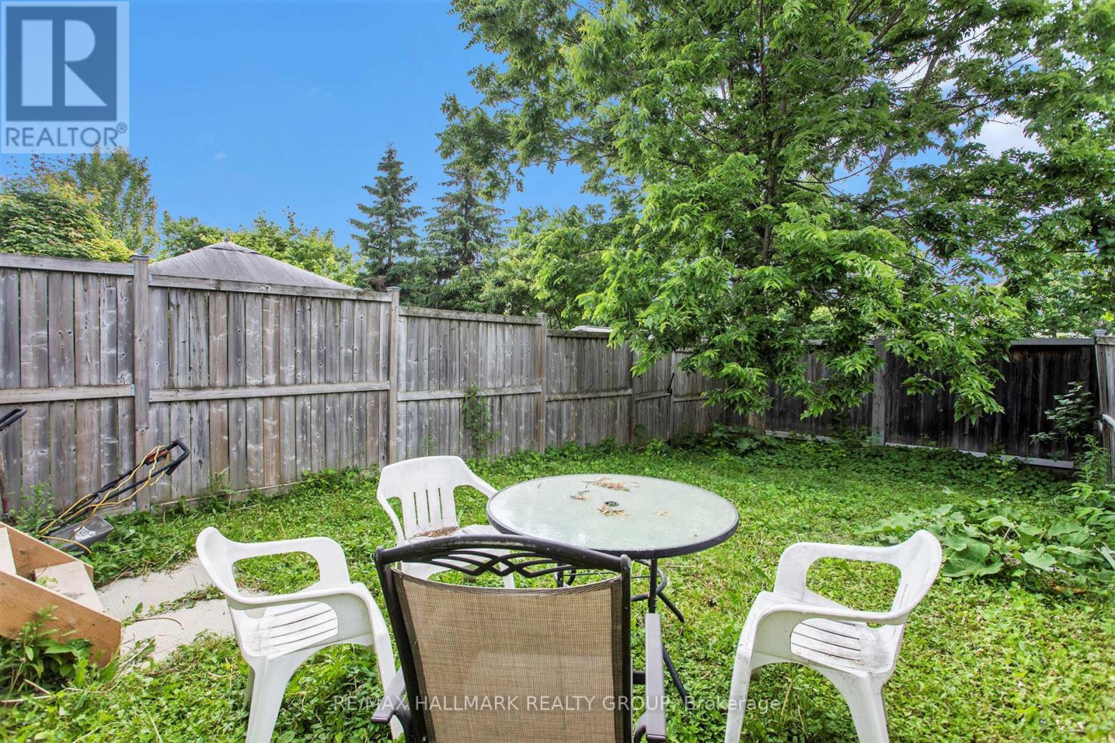 Photo 27 of 119 Topham Terrace, Ottawa ON