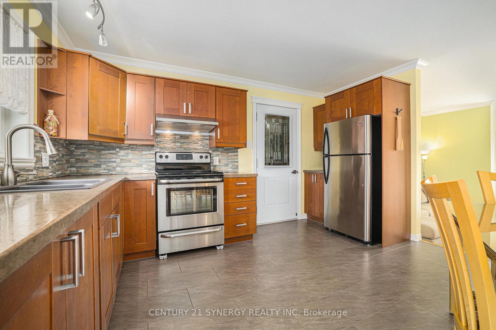 Photo 9 of 96 Alexandre Street, Alfred And Plantagenet ON