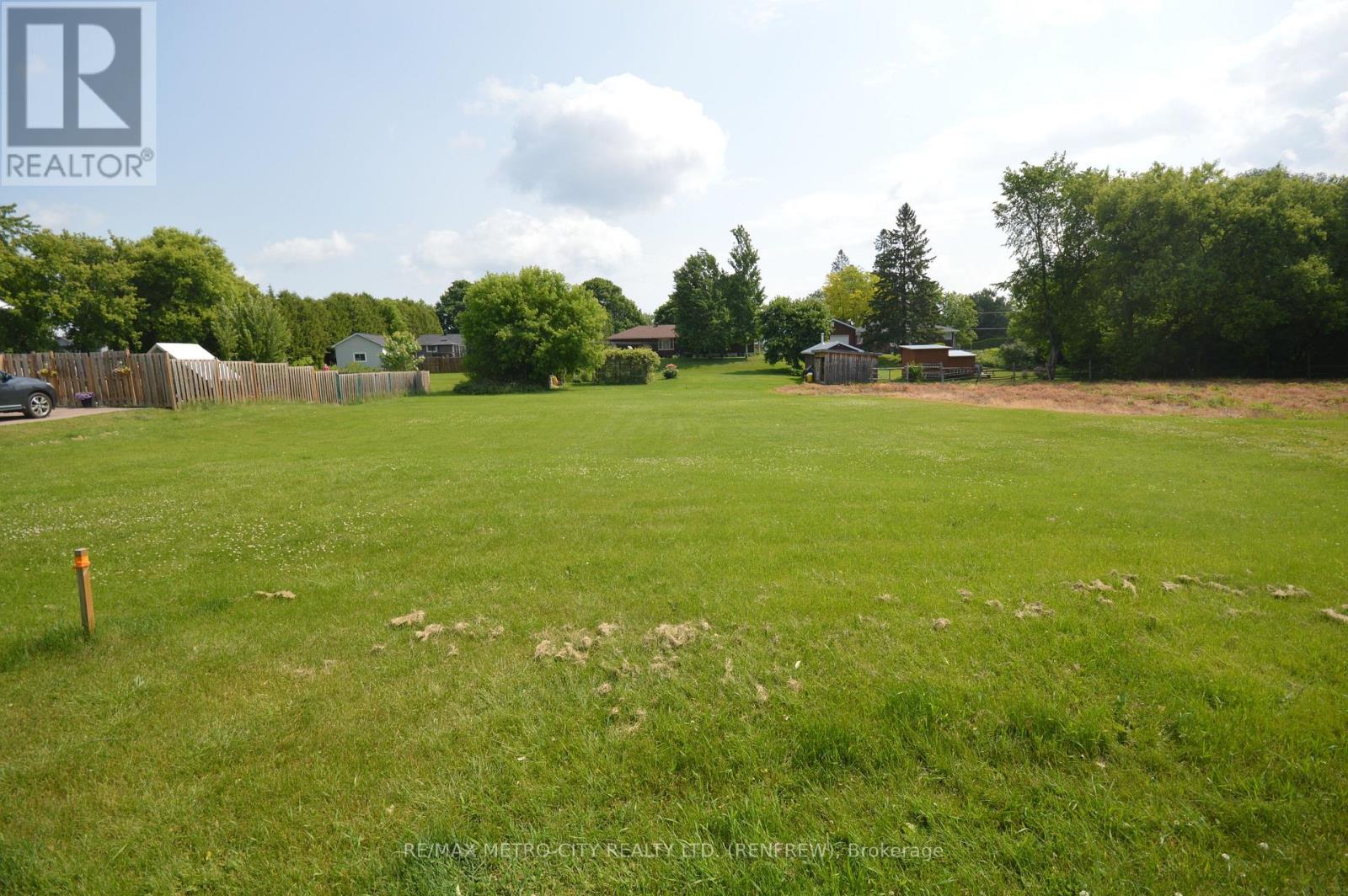 Photo 4 of 00 Arthur Street, Arnprior ON