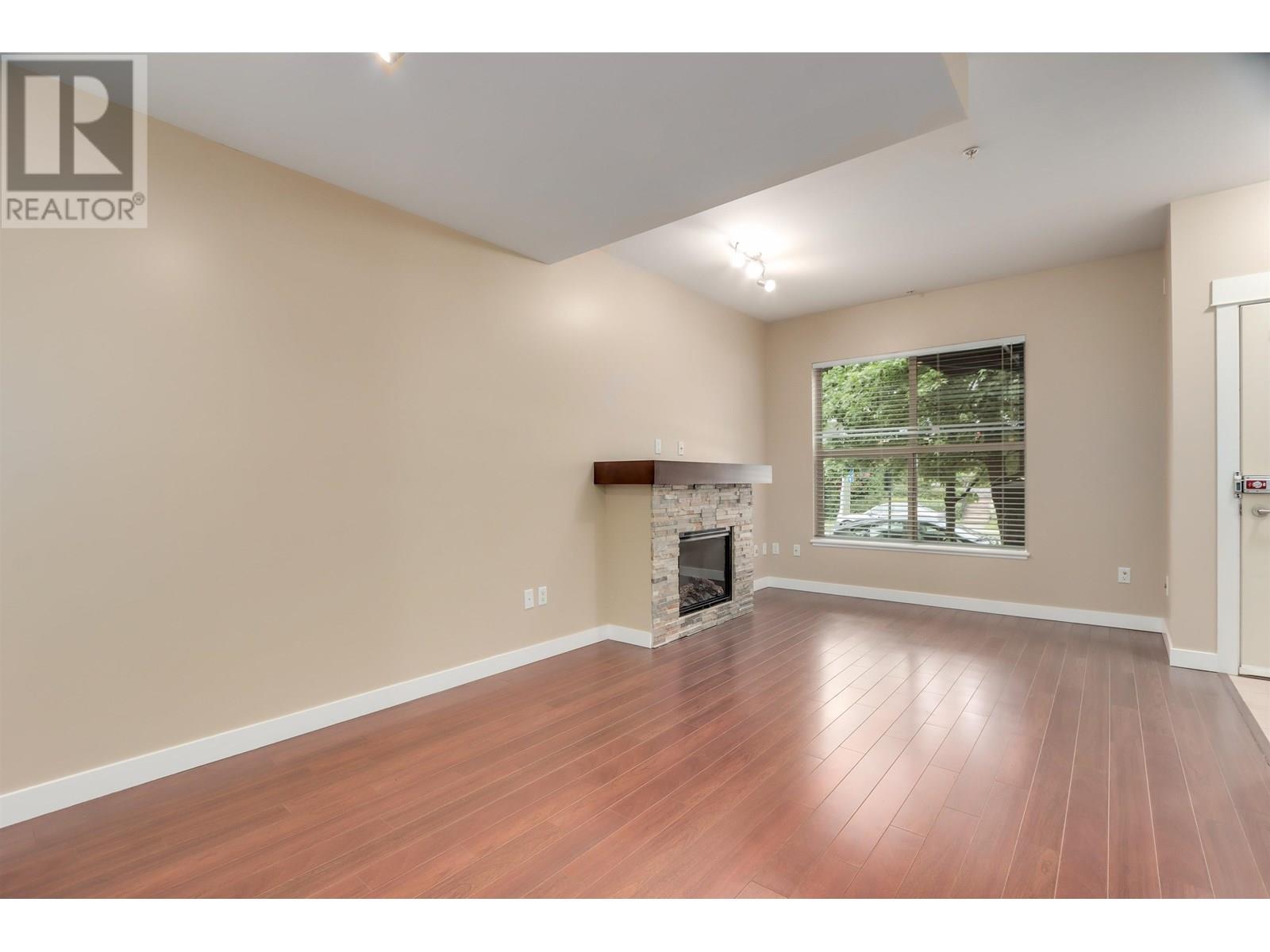 Photo 16 of 319 E 15 Street, North Vancouver BC