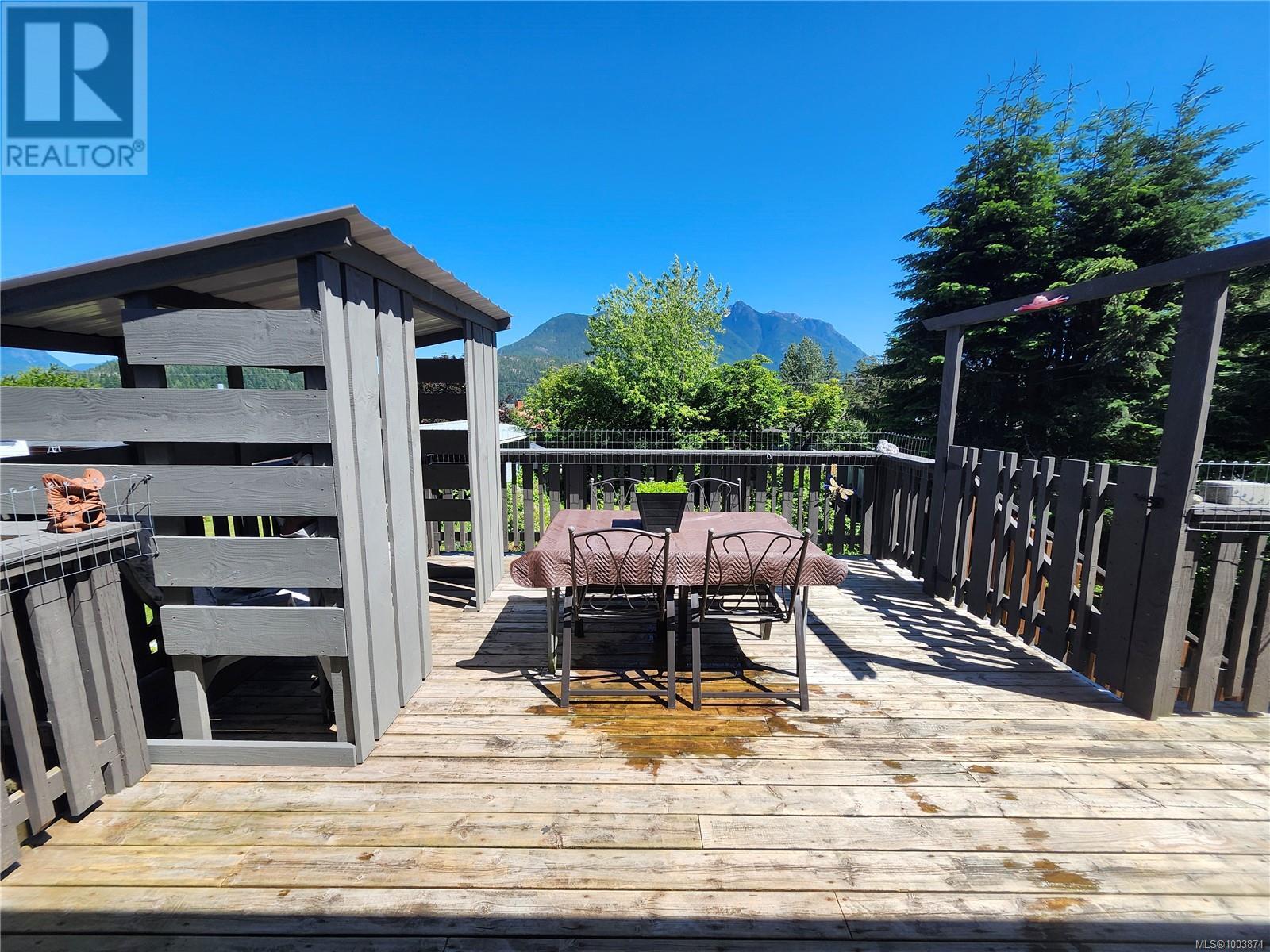 Photo 15 of 261 Ambleside Dr, Sayward BC