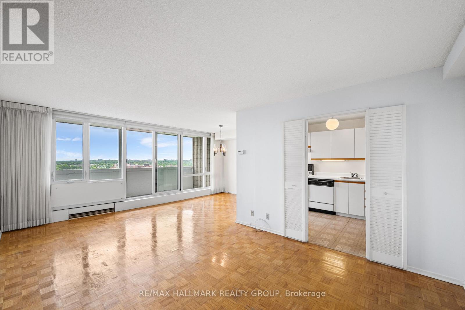 Photo 6 of 2103 2625 Regina Street, Ottawa ON
