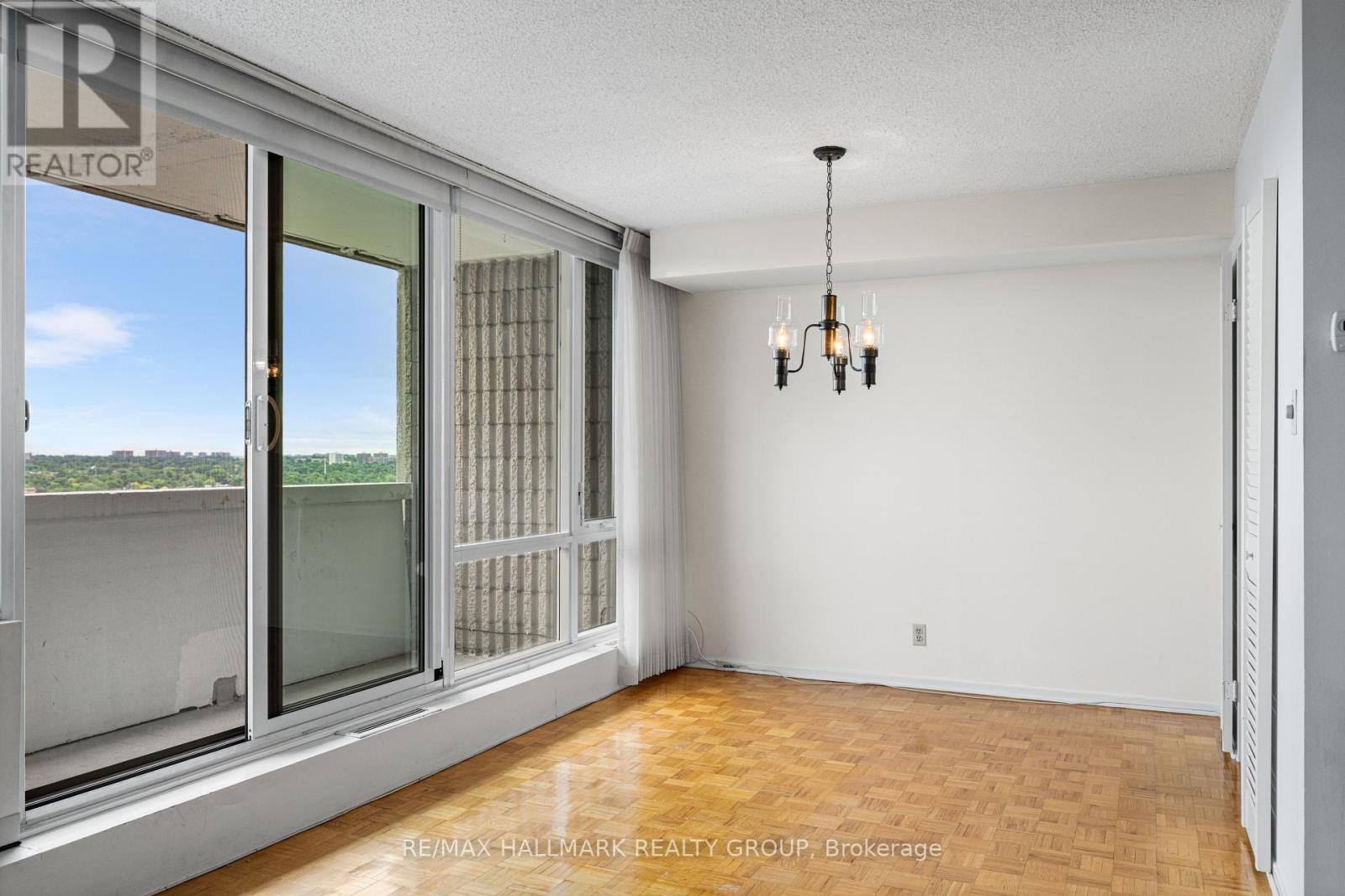 Photo 8 of 2103 2625 Regina Street, Ottawa ON