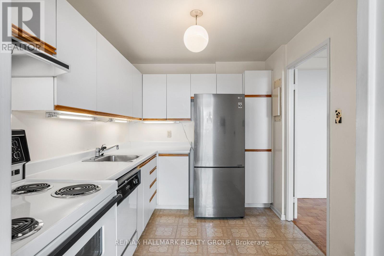 Photo 9 of 2103 2625 Regina Street, Ottawa ON
