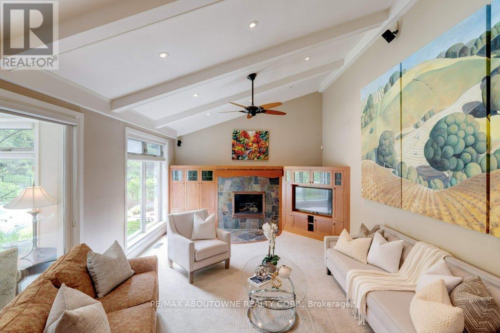 Photo 15 of 6365 Breckenridge Place, Burlington ON