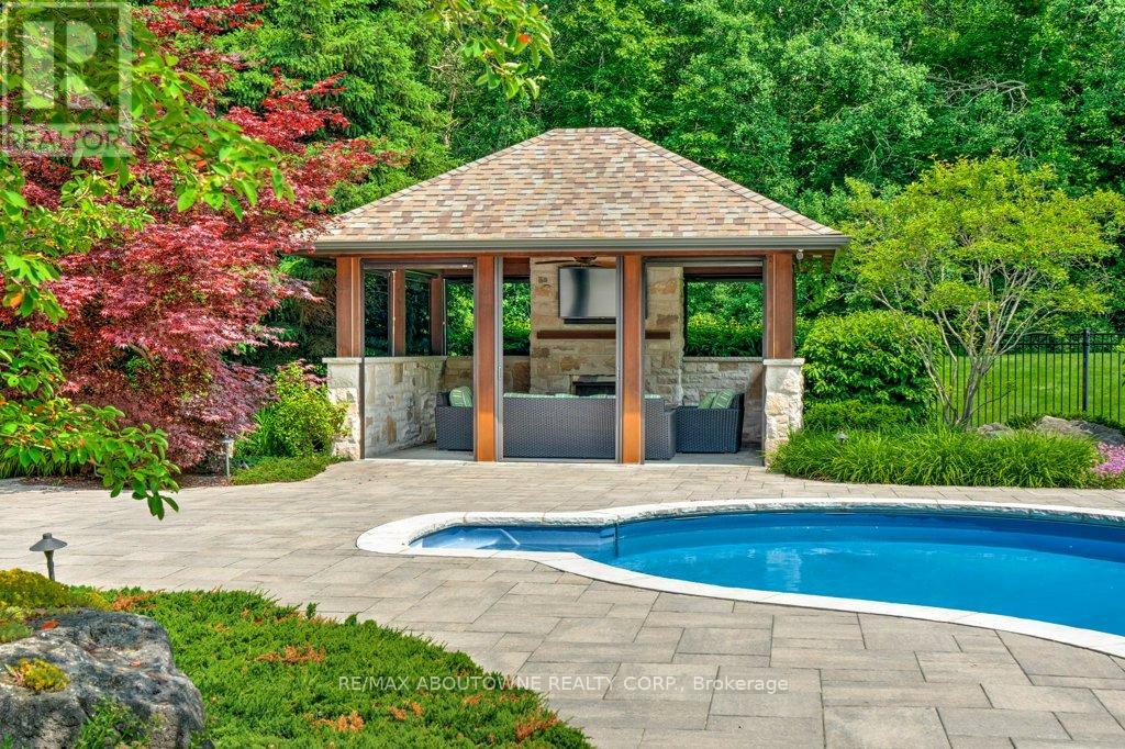 Photo 36 of 6365 Breckenridge Place, Burlington ON