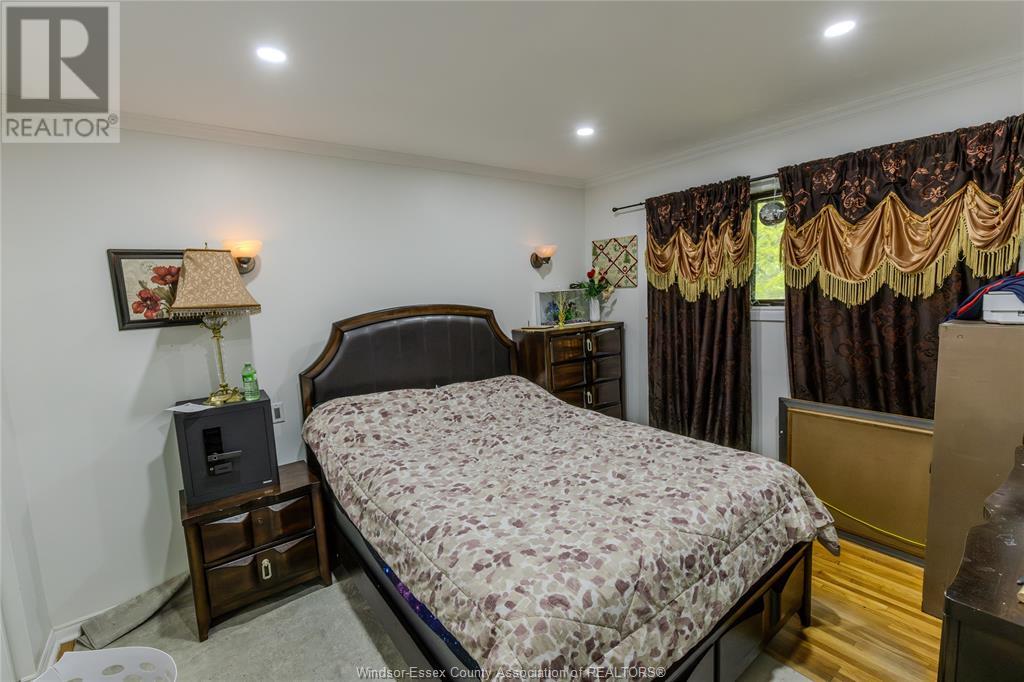 Photo 17 of 2415 Mark, Windsor ON