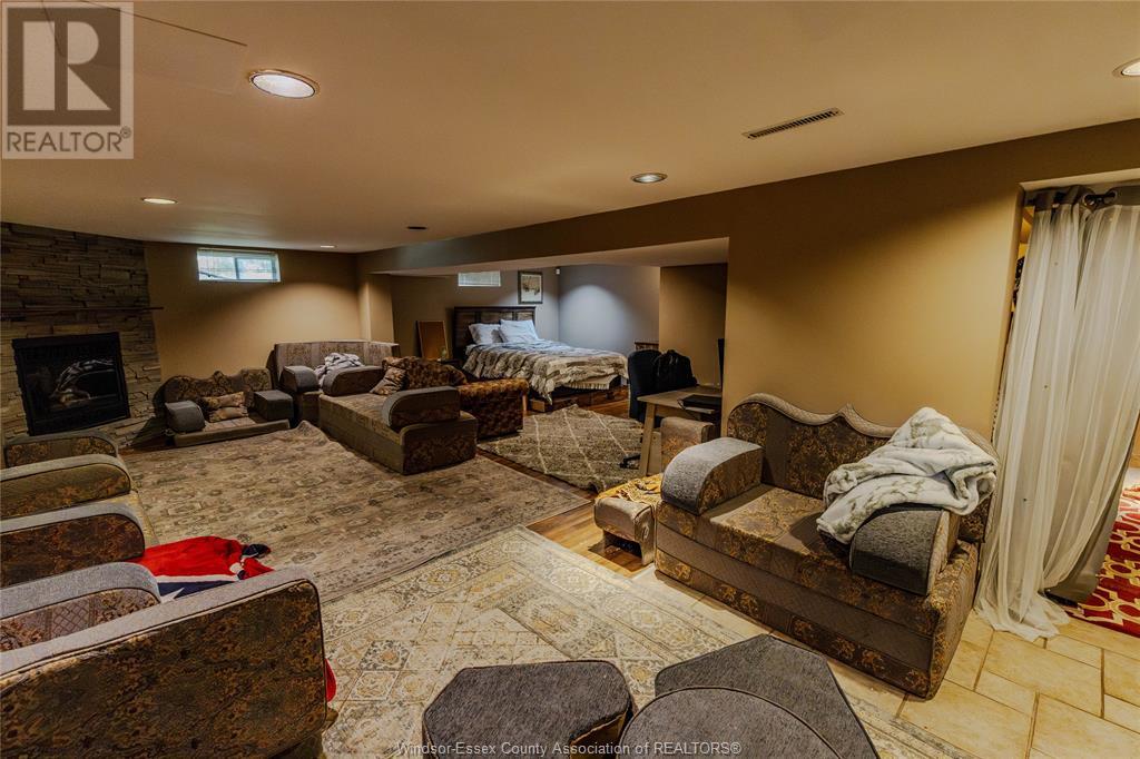 Photo 13 of 2415 Mark, Windsor ON