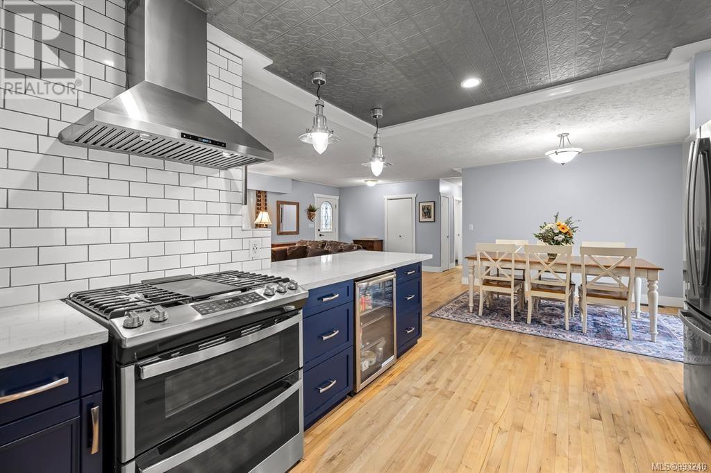 1815 Grieve Ave, Courtenay real estate listing 993240