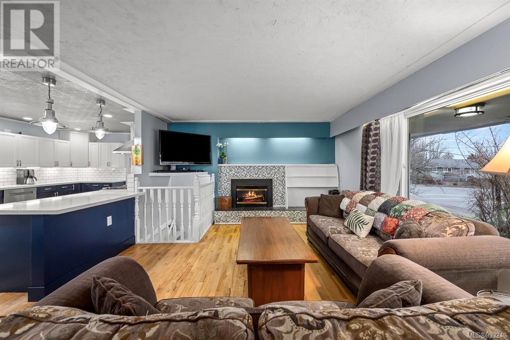 1815 Grieve Ave, Courtenay real estate listing 993240