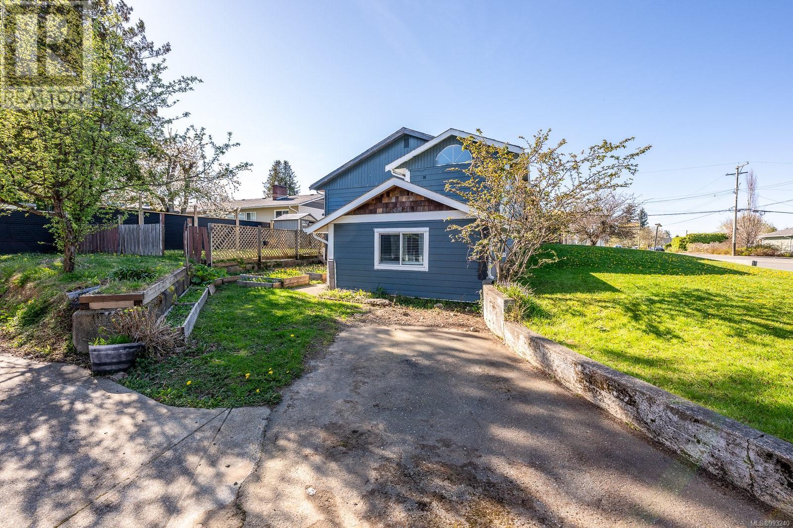 1815 Grieve Ave, Courtenay real estate listing 993240