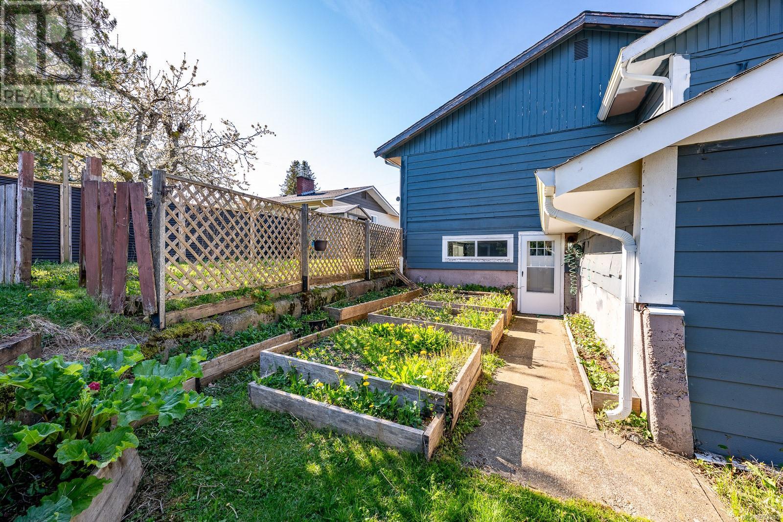 1815 Grieve Ave, Courtenay real estate listing 993240