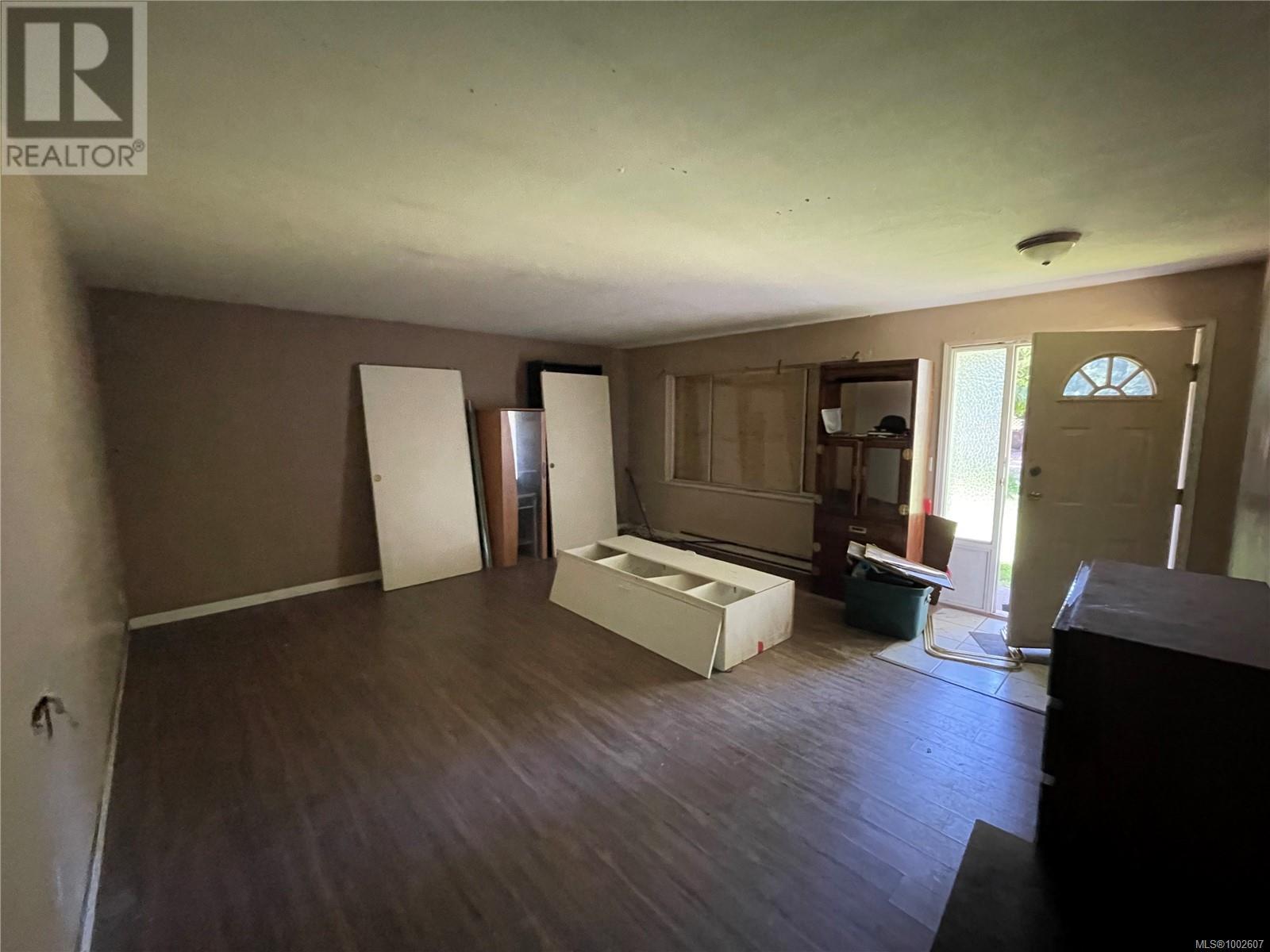 Photo 5 of 4547 Callow Rd, Bowser BC