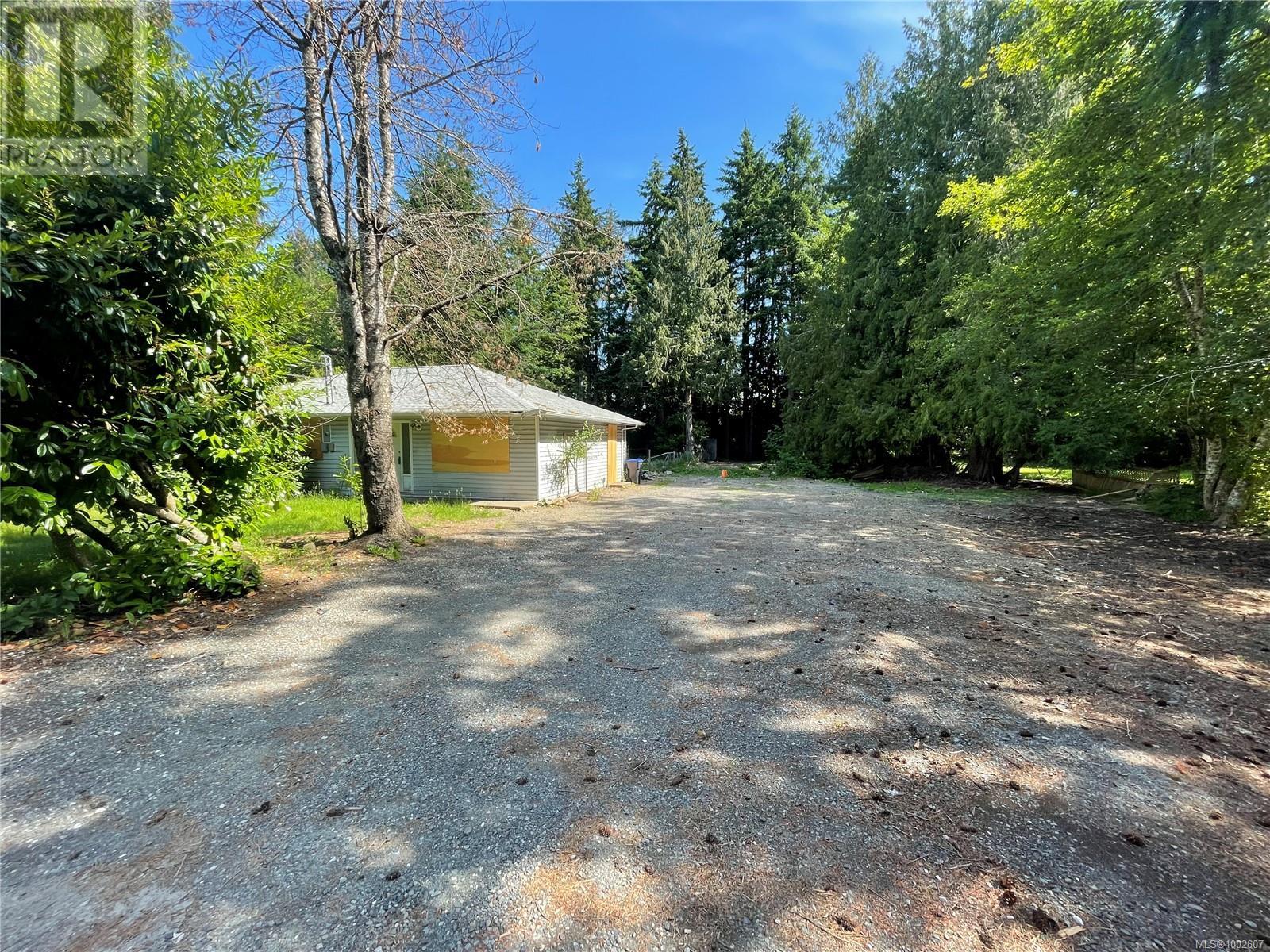 Photo 4 of 4547 Callow Rd, Bowser BC