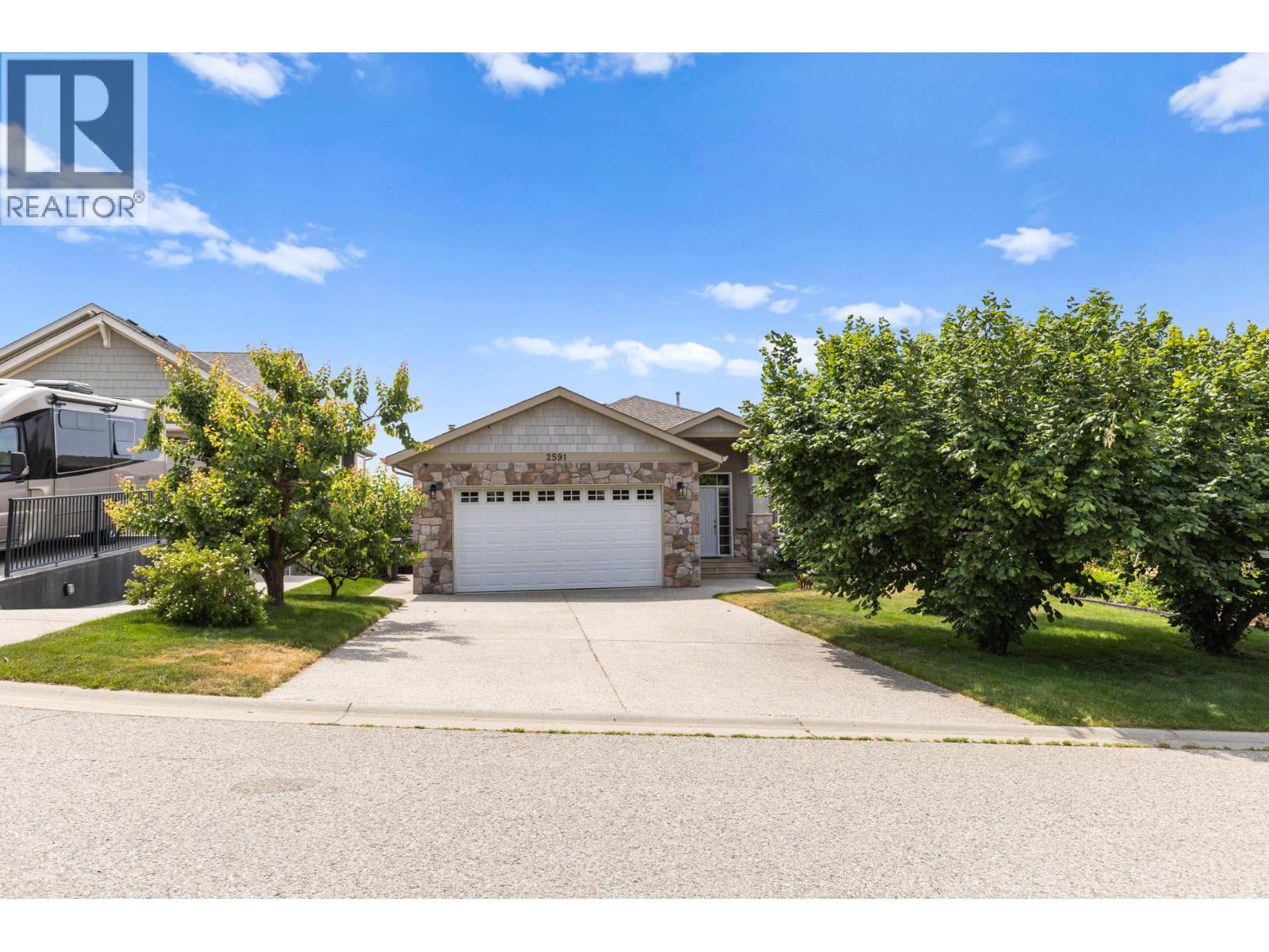  2591 Lake Breeze Court, Lake Country