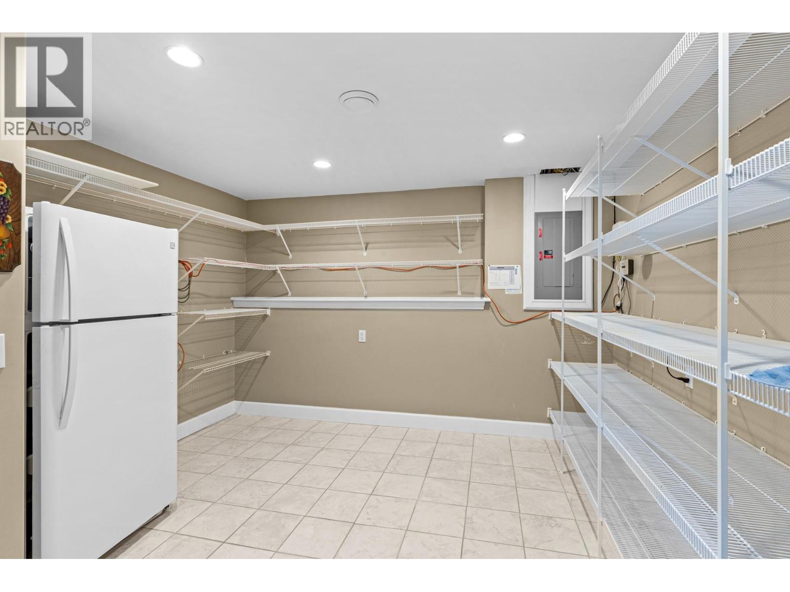  2591 Lake Breeze Court, Lake Country