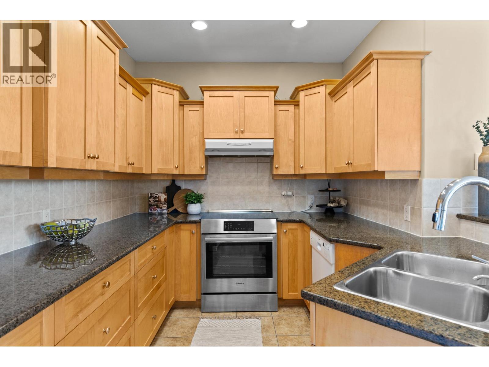  2591 Lake Breeze Court, Lake Country