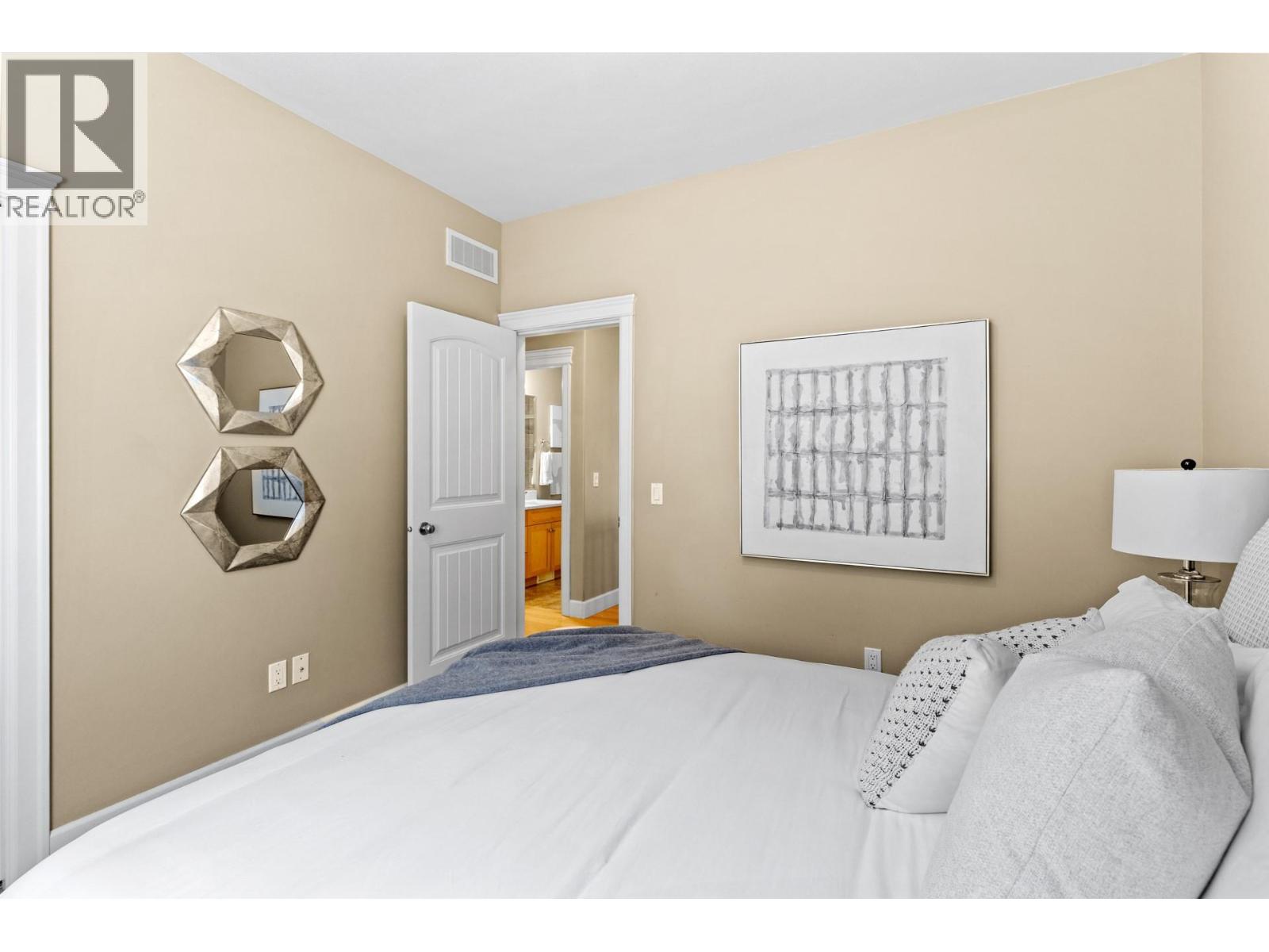  2591 Lake Breeze Court, Lake Country