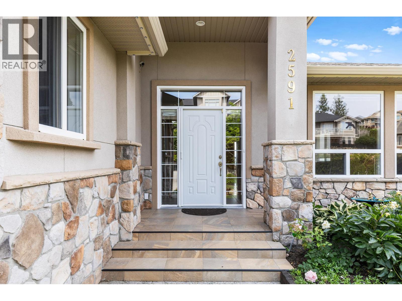  2591 Lake Breeze Court, Lake Country