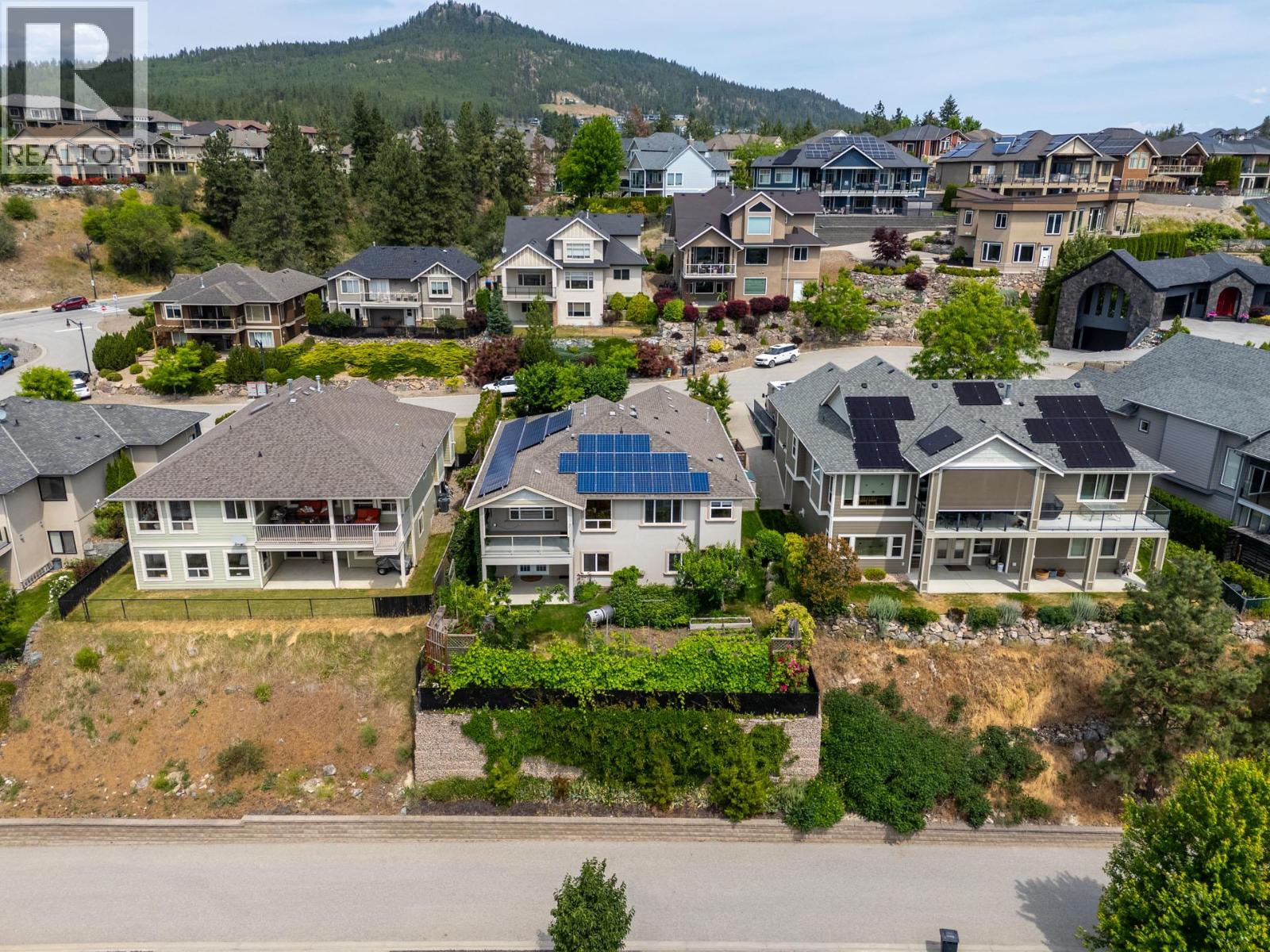  2591 Lake Breeze Court, Lake Country
