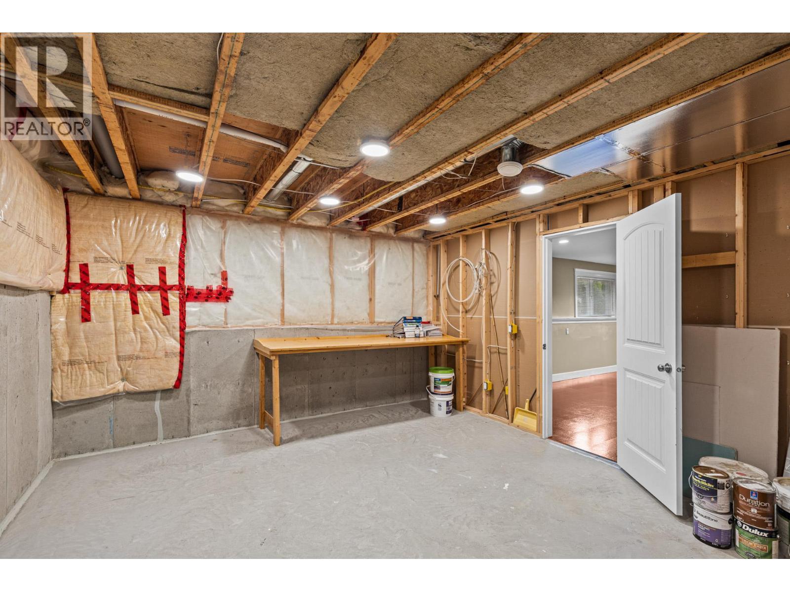  2591 Lake Breeze Court, Lake Country