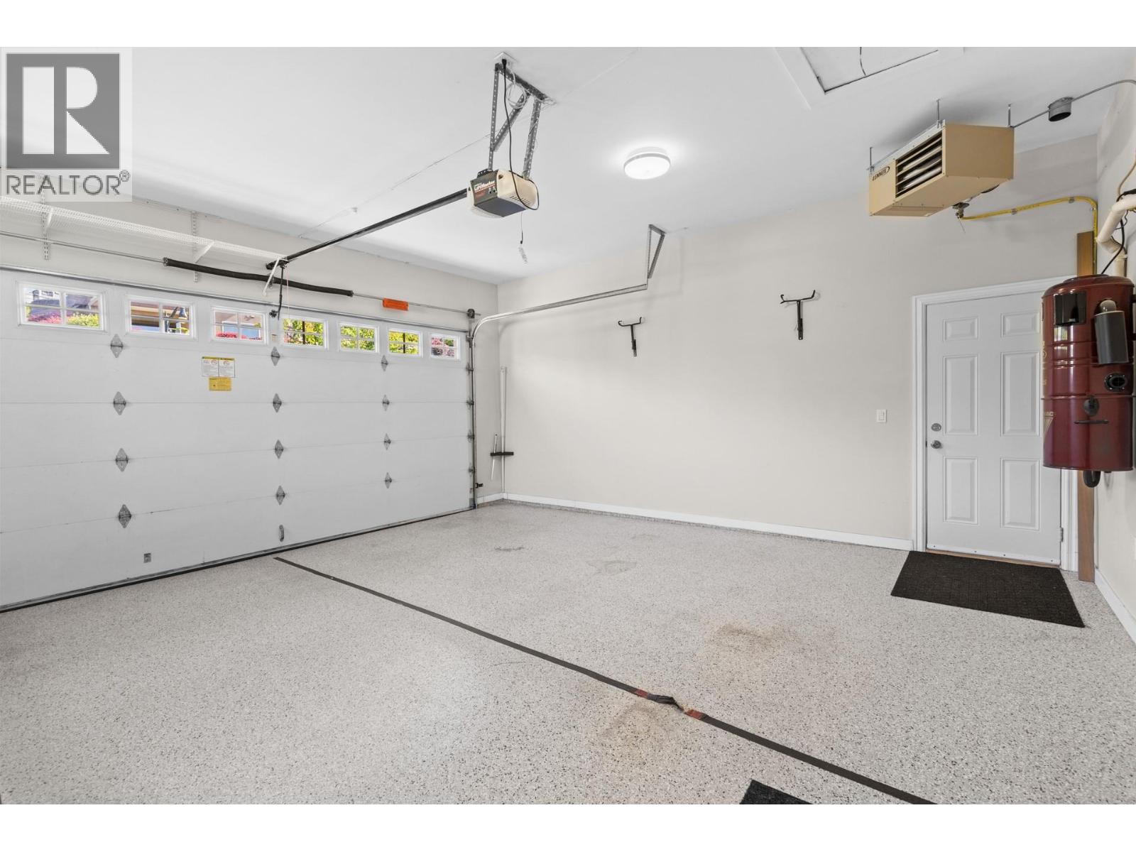  2591 Lake Breeze Court, Lake Country