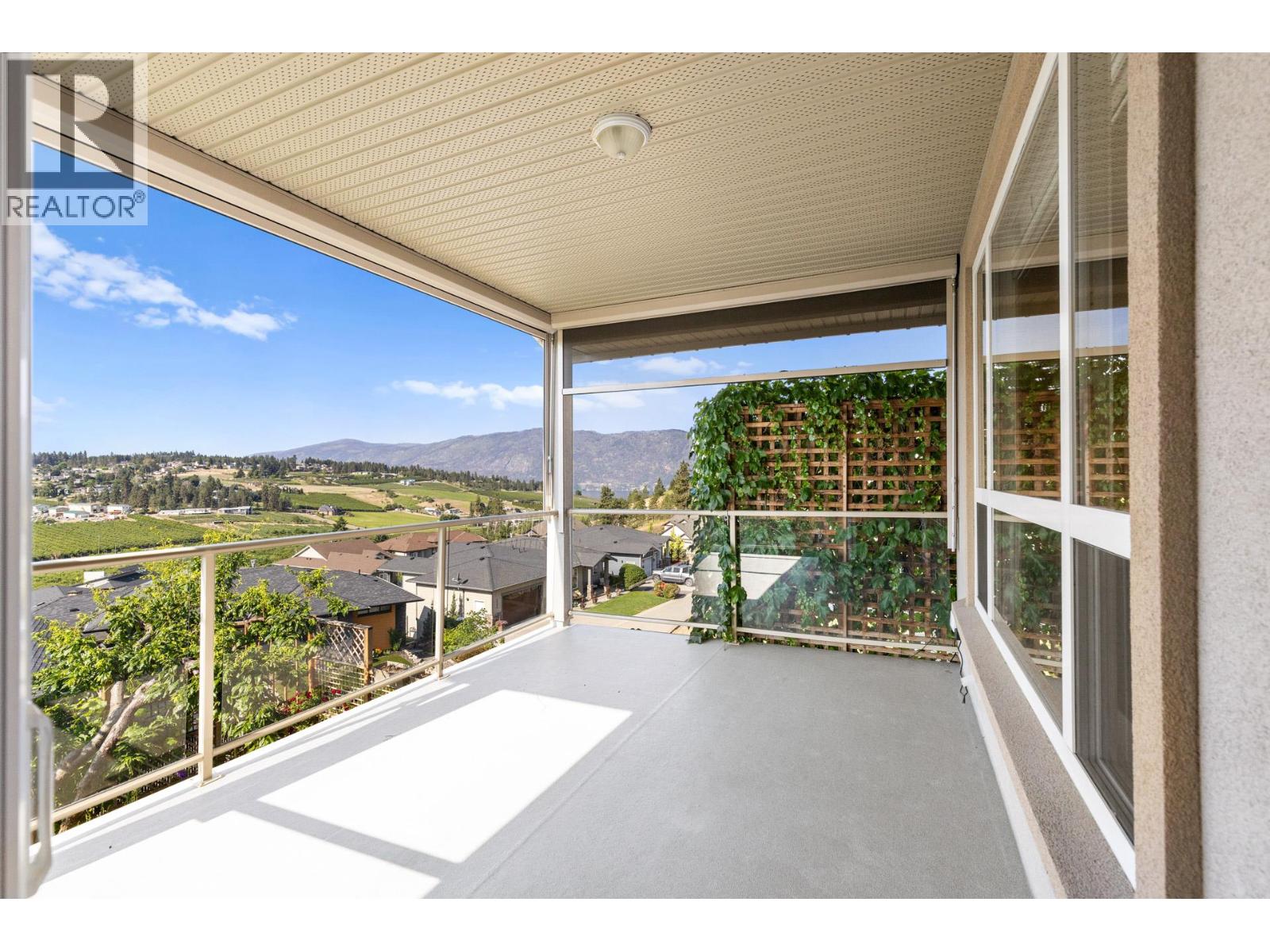  2591 Lake Breeze Court, Lake Country