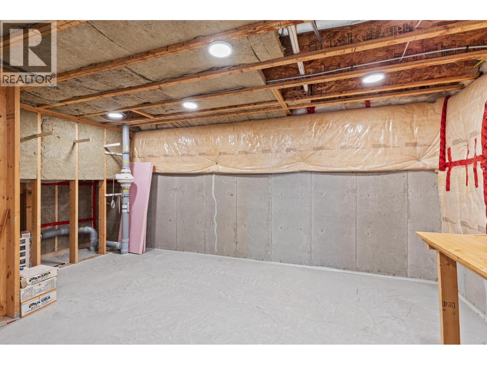  2591 Lake Breeze Court, Lake Country