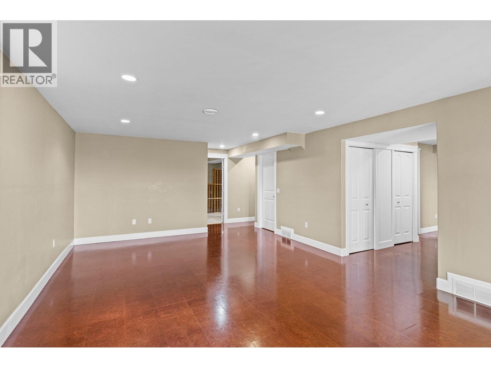  2591 Lake Breeze Court, Lake Country