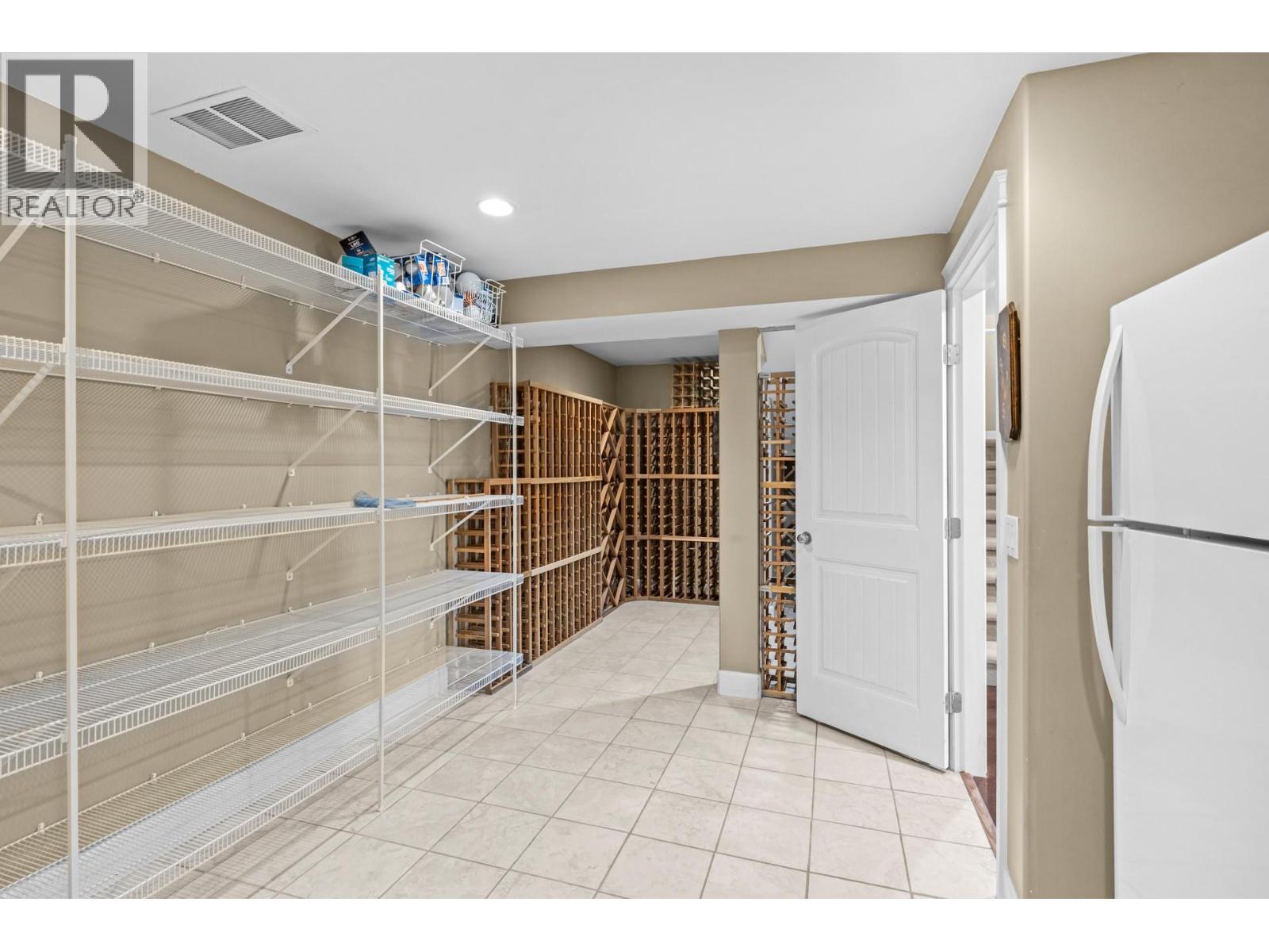  2591 Lake Breeze Court, Lake Country