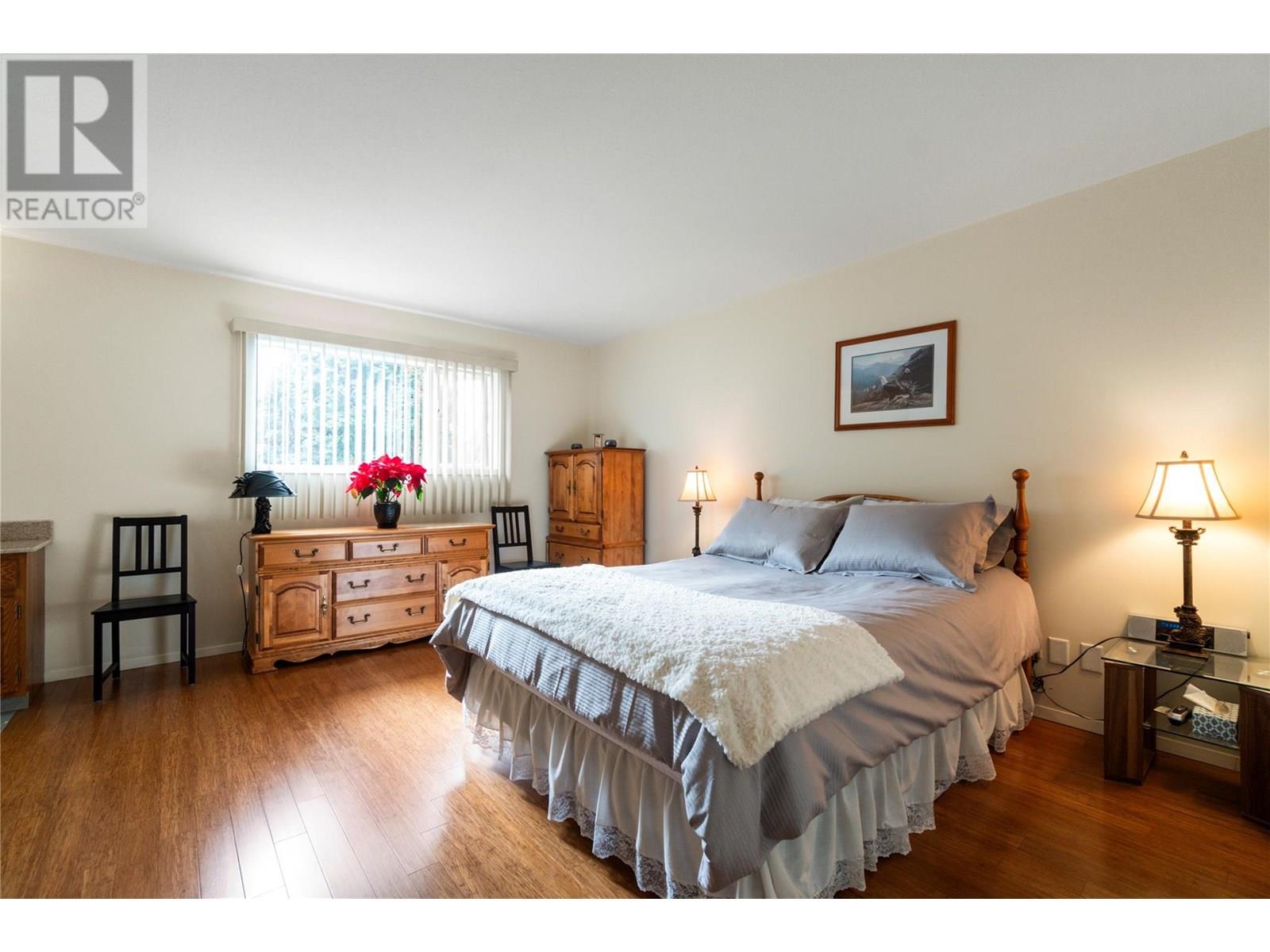 Photo 8 of 1280 Lakeshore Road Ne, Salmon Arm BC