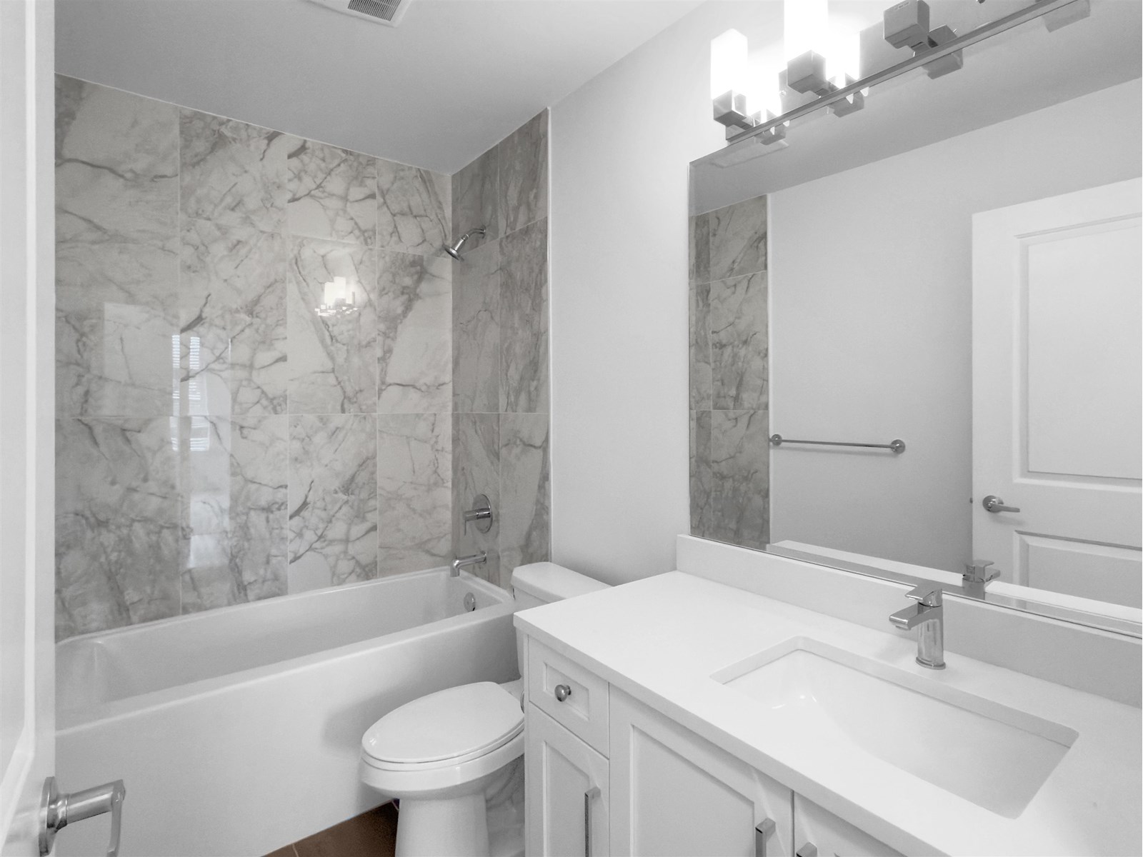 Photo 16 of 208 9983 E Barnston Drive, Surrey BC