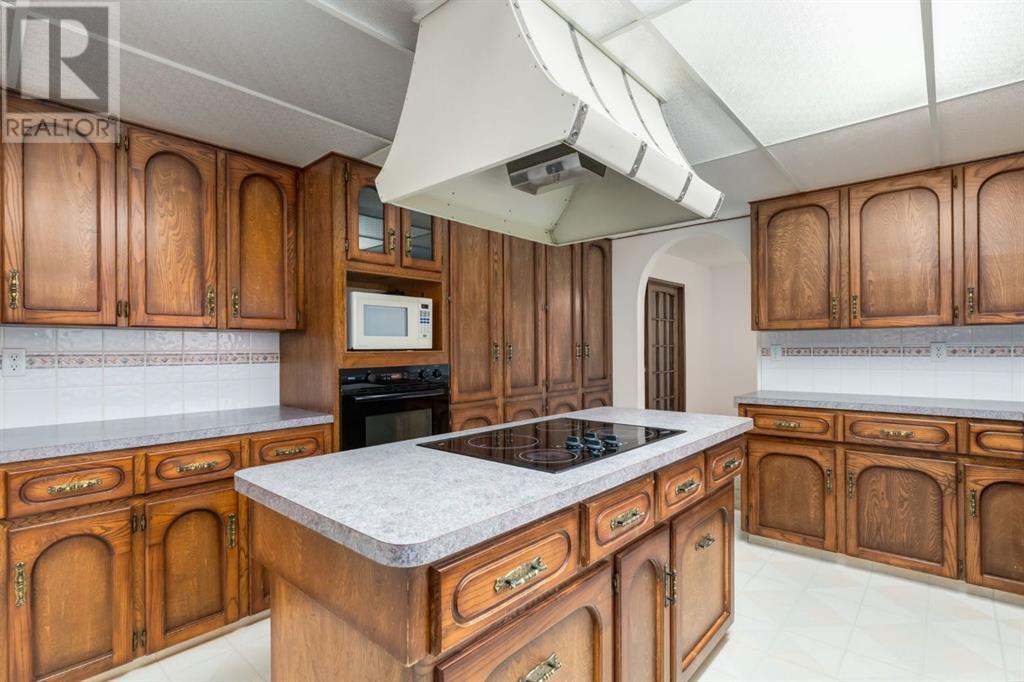 Single Family House for Sale in  Bow Crescent NW Bowness Calgary 
