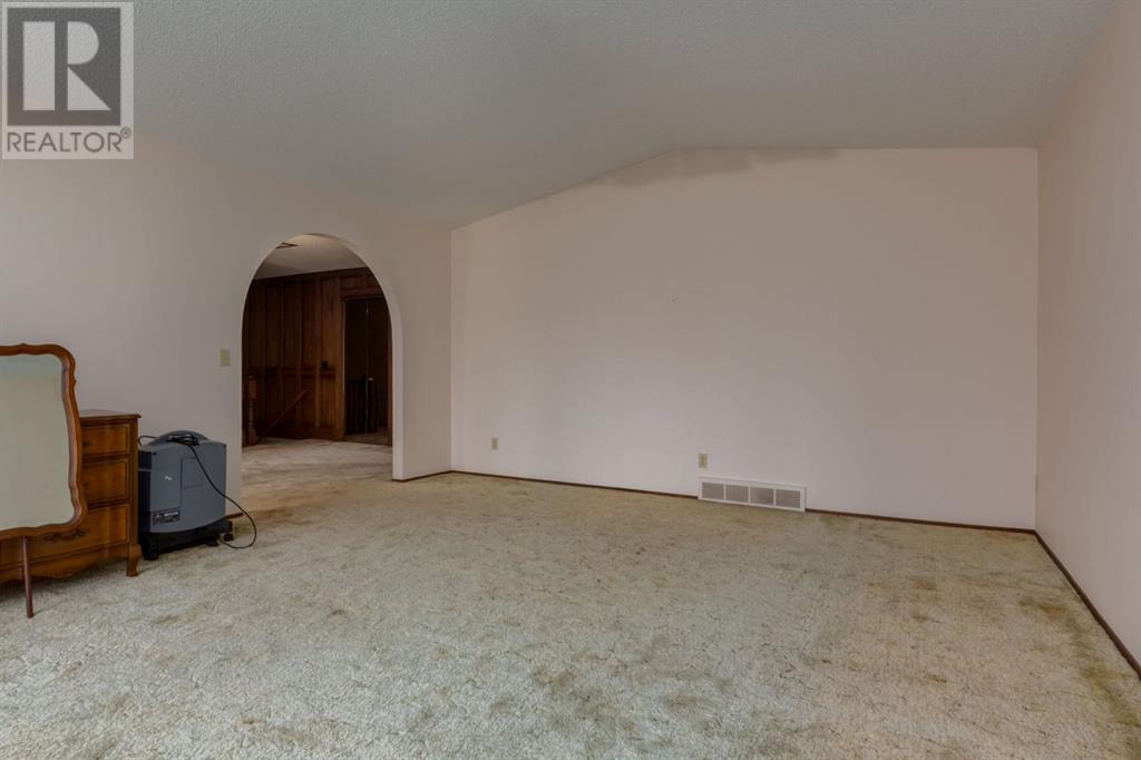 Single Family House for Sale in  Bow Crescent NW Bowness Calgary 