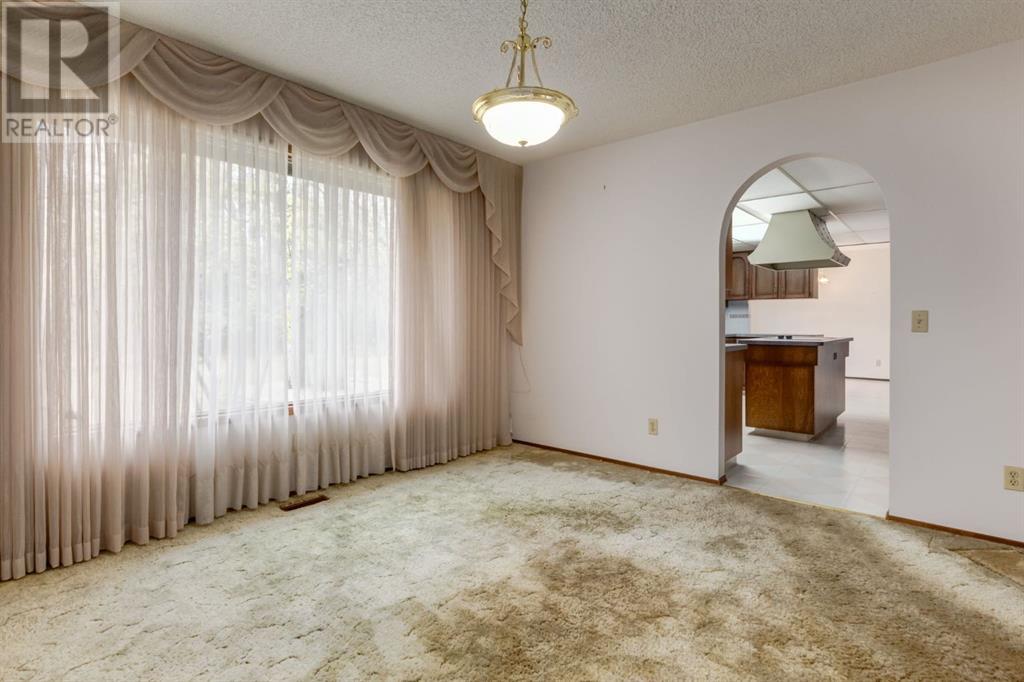 Single Family House for Sale in  Bow Crescent NW Bowness Calgary 