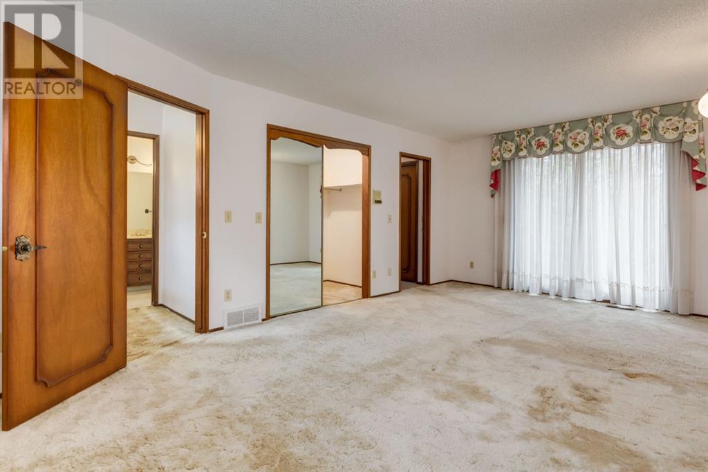 Single Family House for Sale in  Bow Crescent NW Bowness Calgary 