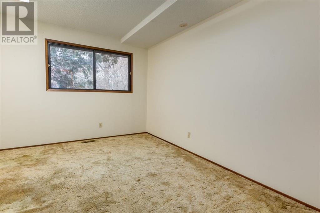 6927 Bow Crescent NW, Calgary, Alberta
