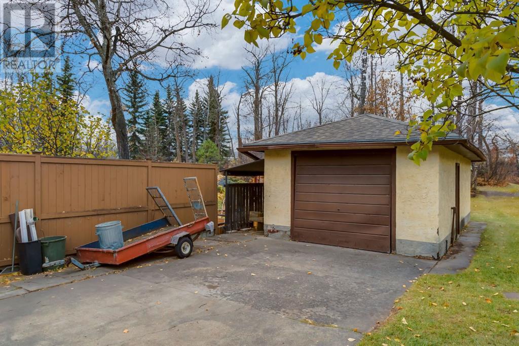 Single Family House for Sale in  Bow Crescent NW Bowness Calgary 