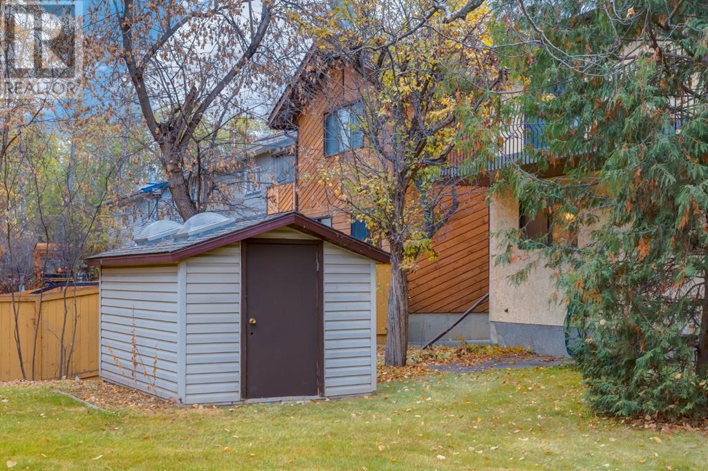 Single Family House for Sale in  Bow Crescent NW Bowness Calgary 