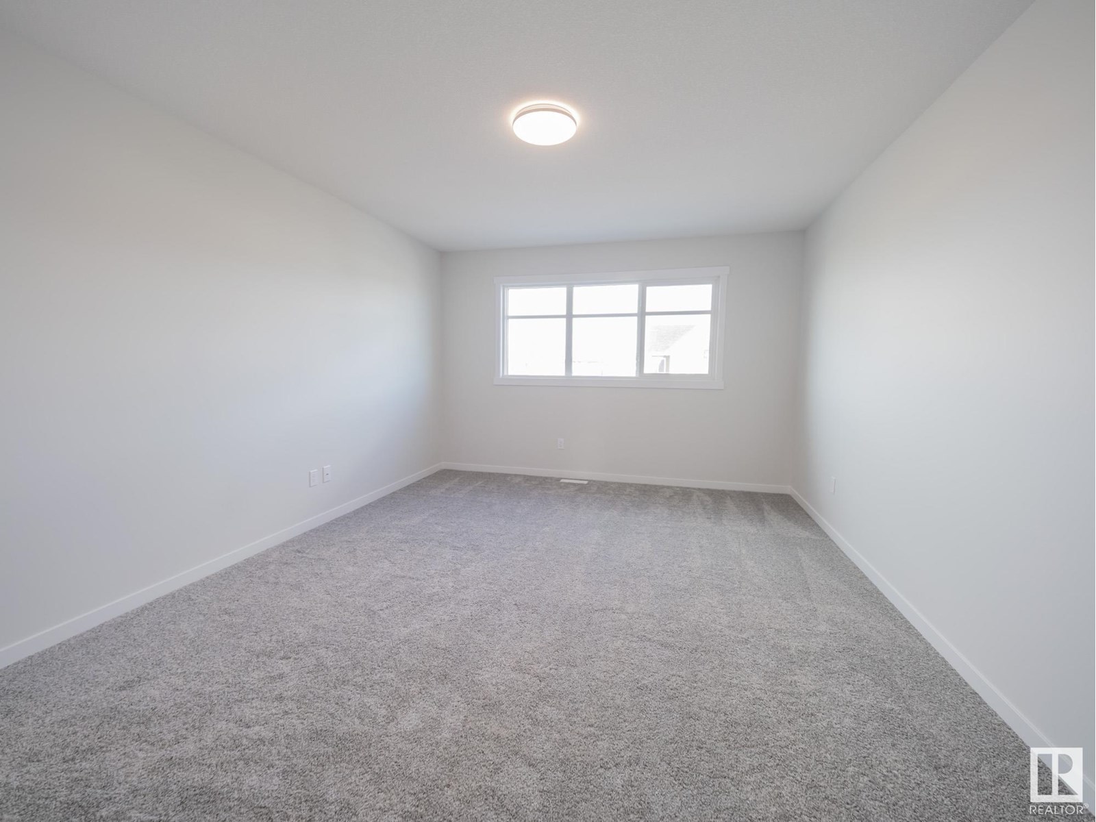 19 Redpoll WD, St. Albert