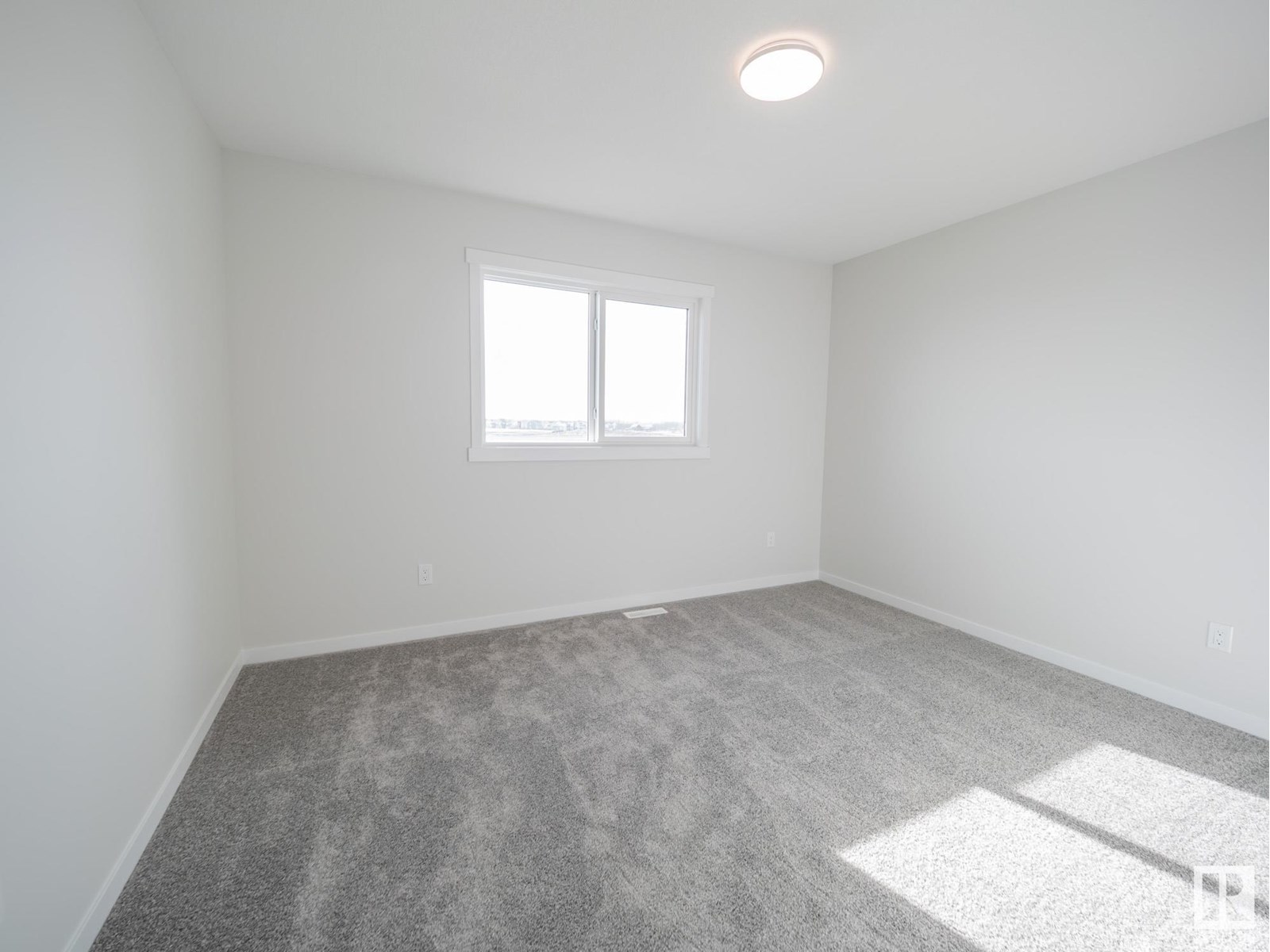 19 Redpoll WD, St. Albert