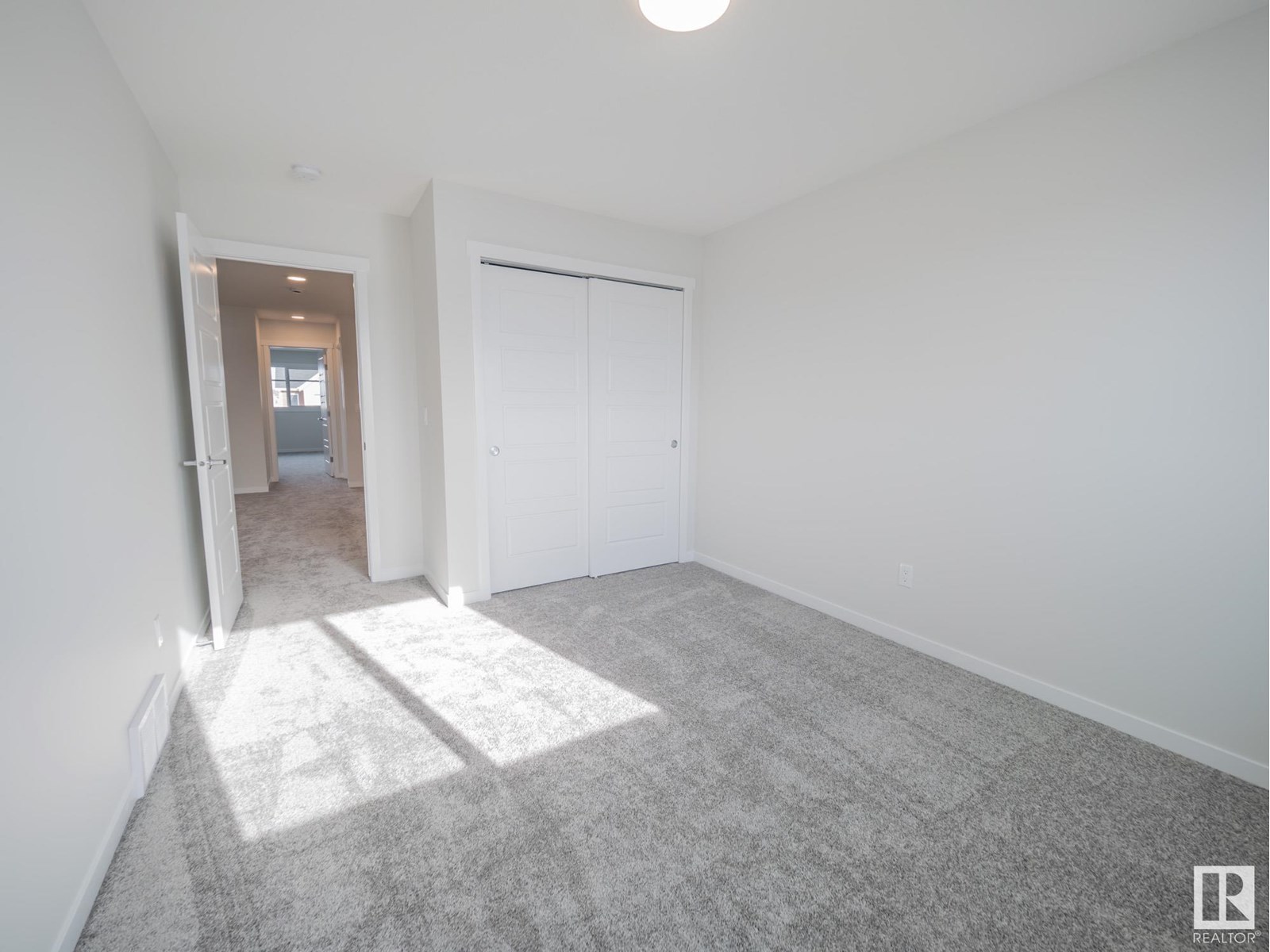 19 Redpoll WD, St. Albert