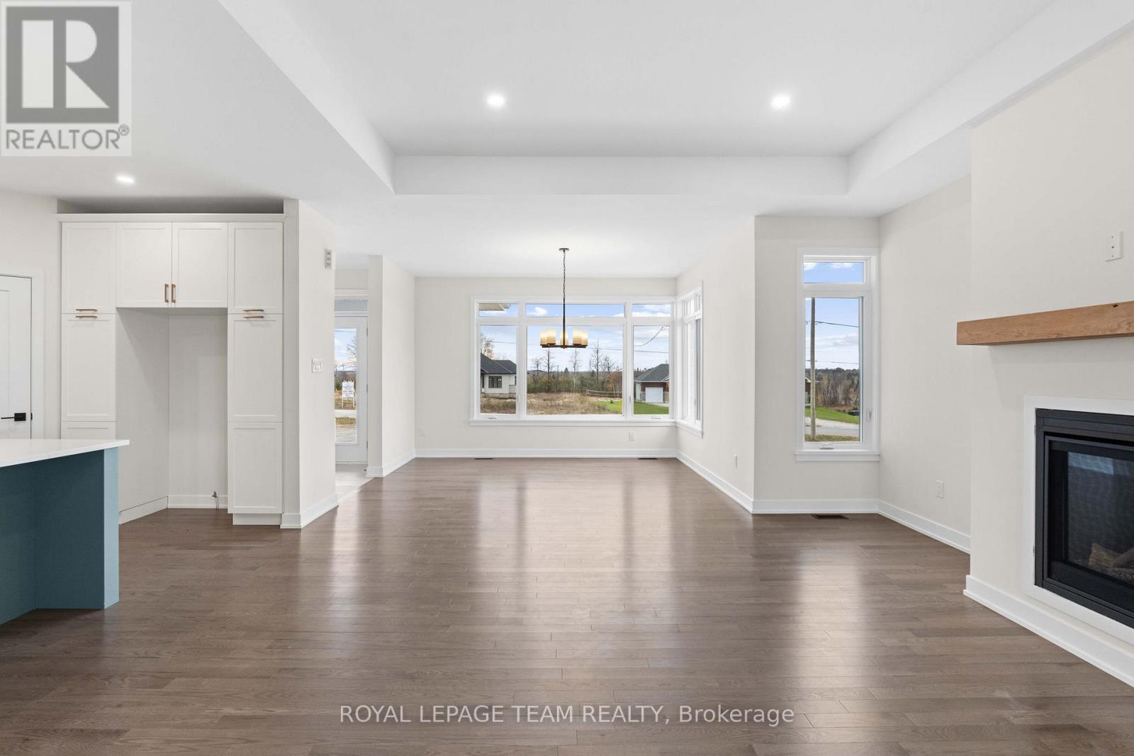 Photo 17 of 62 Hogan Drive, Mcnab Braeside ON