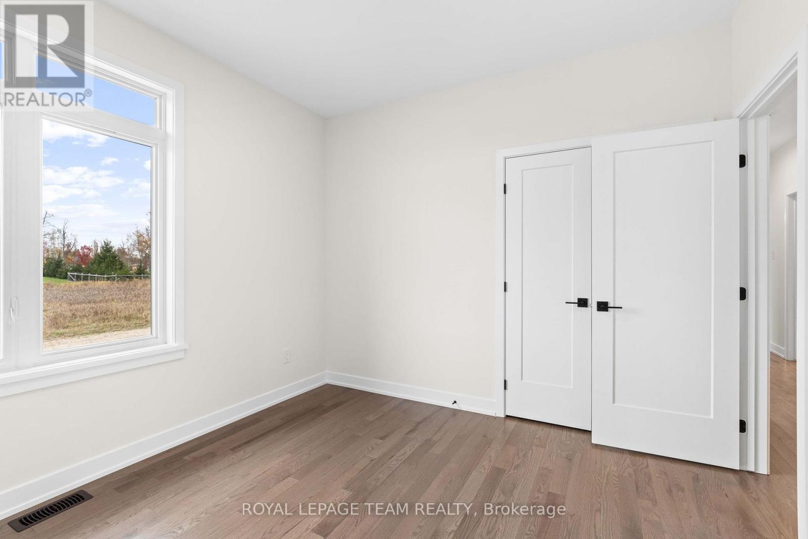 Photo 30 of 62 Hogan Drive, Mcnab Braeside ON