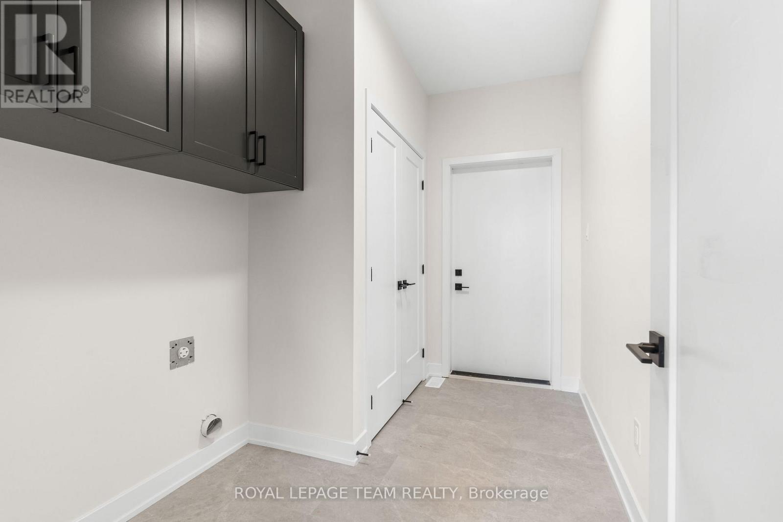 Photo 12 of 62 Hogan Drive, Mcnab Braeside ON