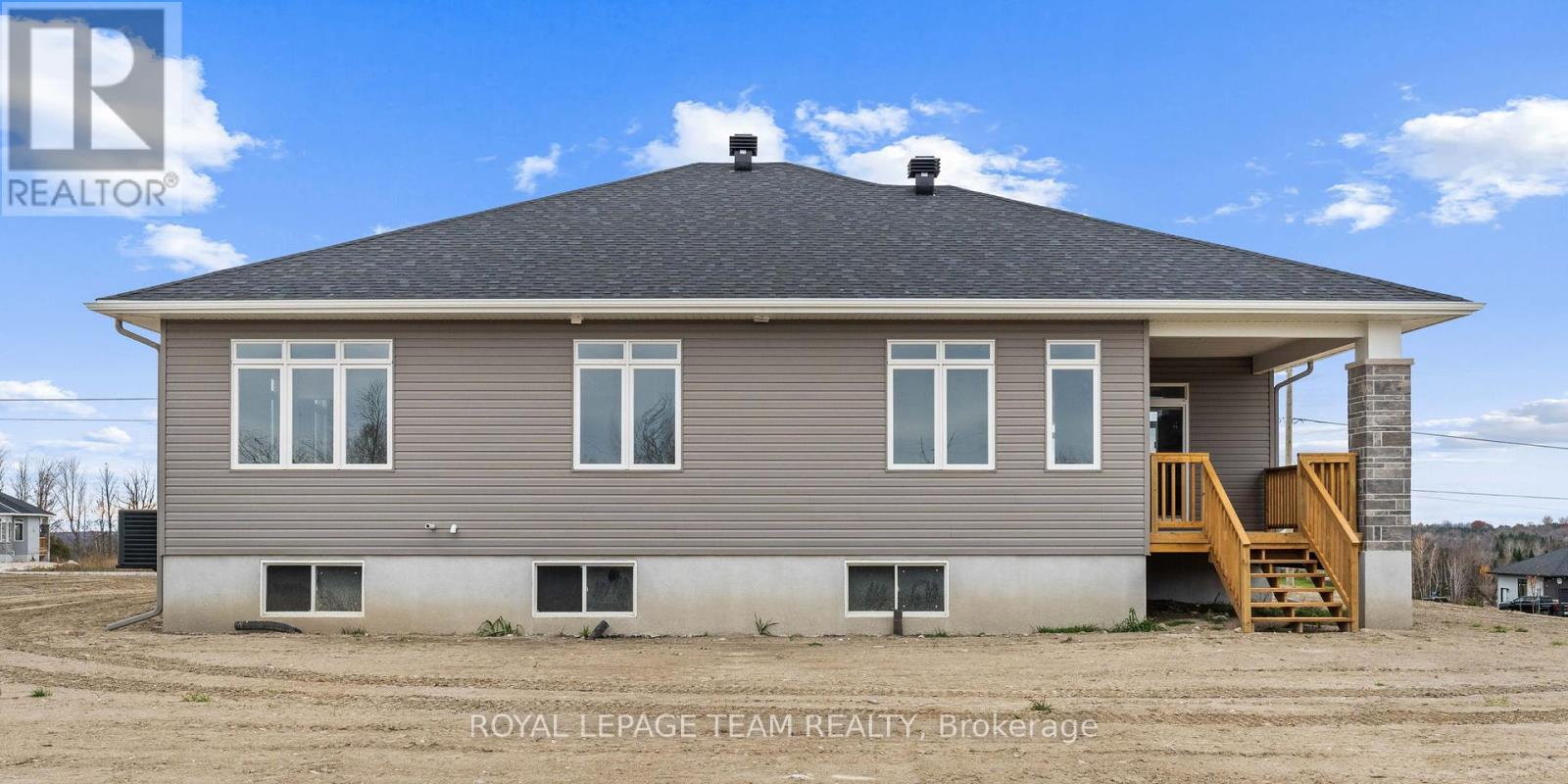 Photo 19 of 62 Hogan Drive, Mcnab Braeside ON