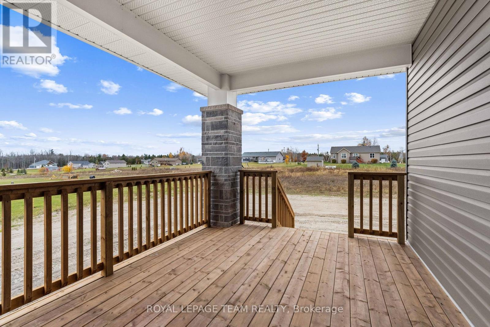 Photo 20 of 62 Hogan Drive, Mcnab Braeside ON