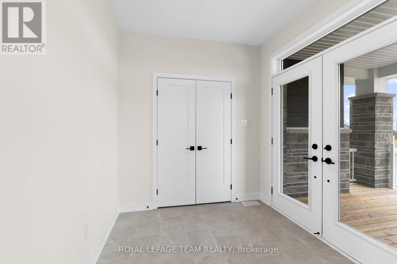 Photo 22 of 62 Hogan Drive, Mcnab Braeside ON
