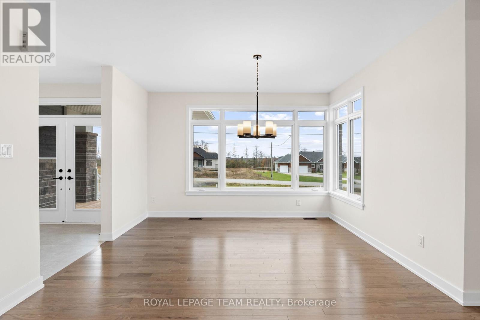 Photo 11 of 62 Hogan Drive, Mcnab Braeside ON